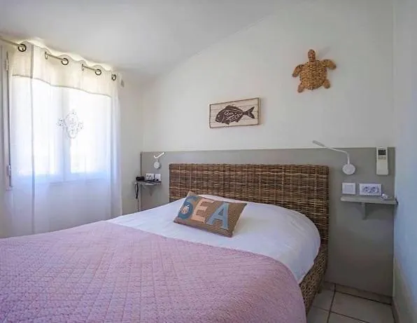 *** Couette-café Hostellerie Provencale Port-Cros France