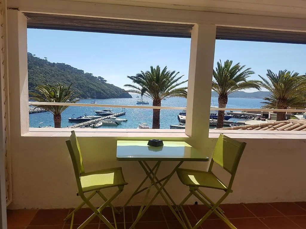 Couette-café Hostellerie Provencale Port-Cros