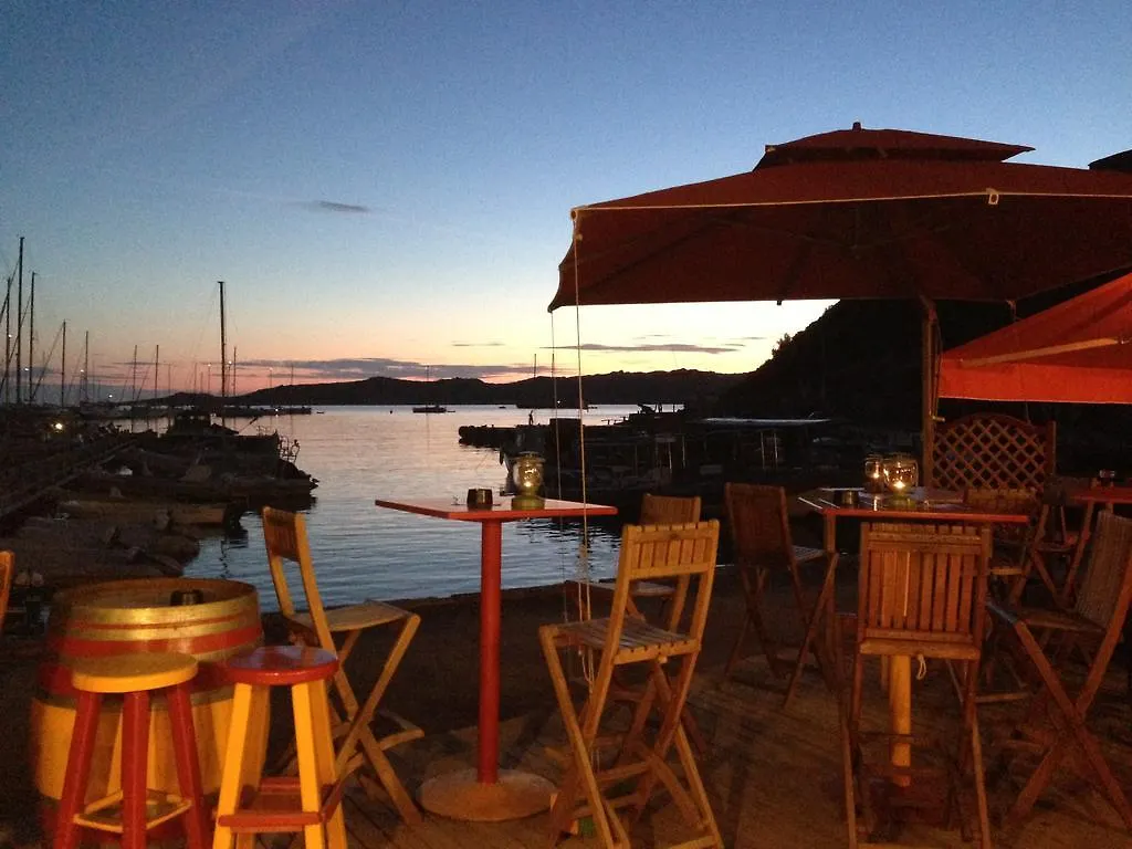 Hostellerie Provencale Port-Cros 3*,