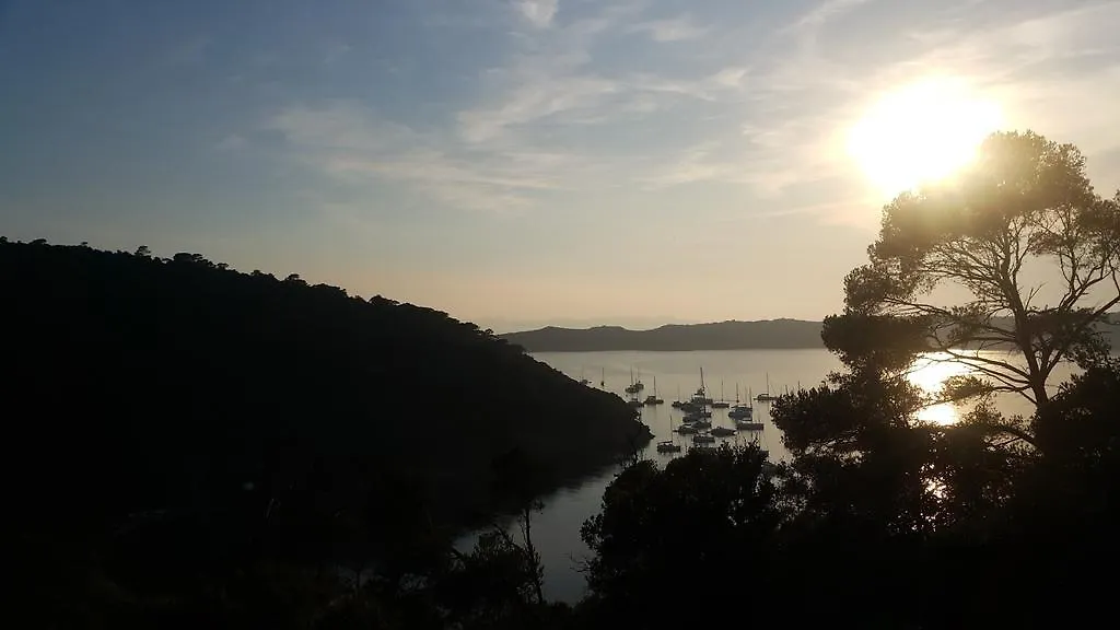 Hostellerie Provencale Port-Cros 3*,