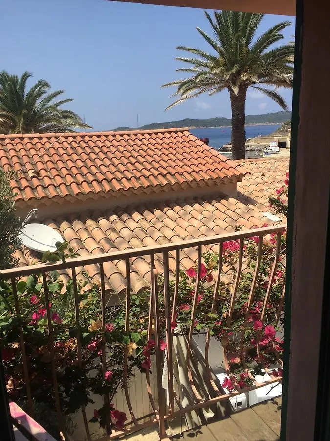 Hostellerie Provencale Port-Cros Couette-café
